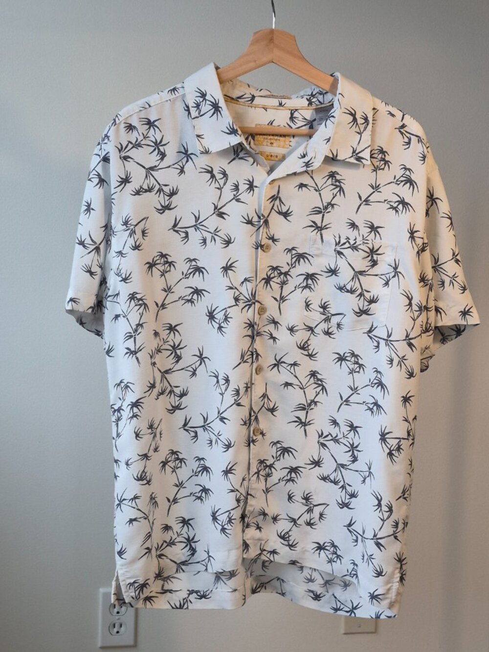 Quiksilver Waterman Shirt Men’s L Bamboo Print Comfort Fit Hawaiian Resort